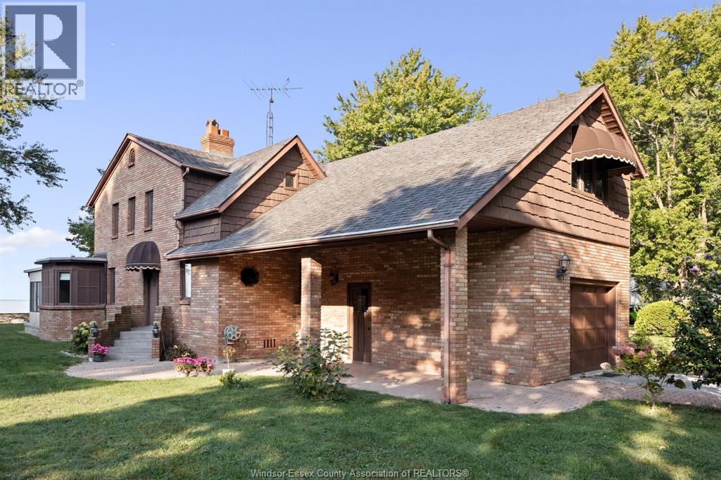 1818 Erie Ave, Amherstburg, ON N9V 2Y8