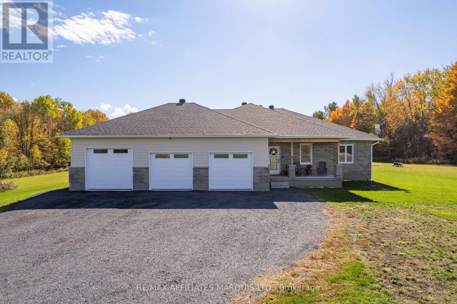 17026 Myers Rd, South Stormont, ON K0C 2A0
