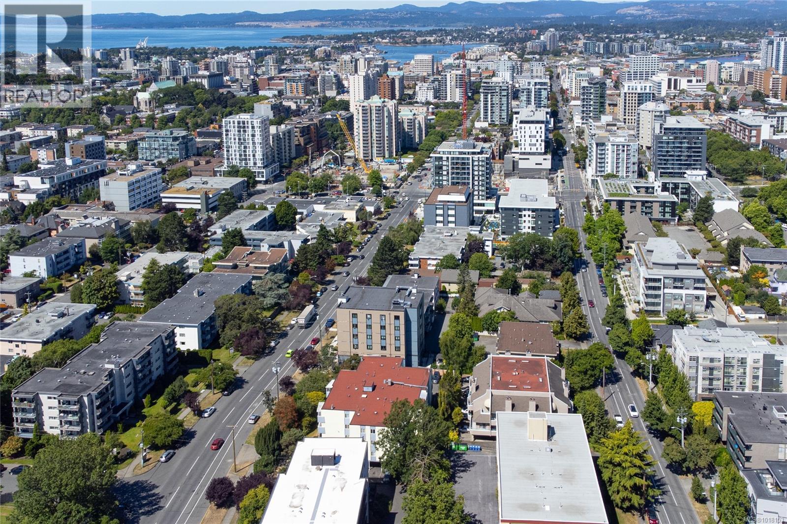 1188 Yates St Unit 401 St, Victoria, BC V8V 3M8