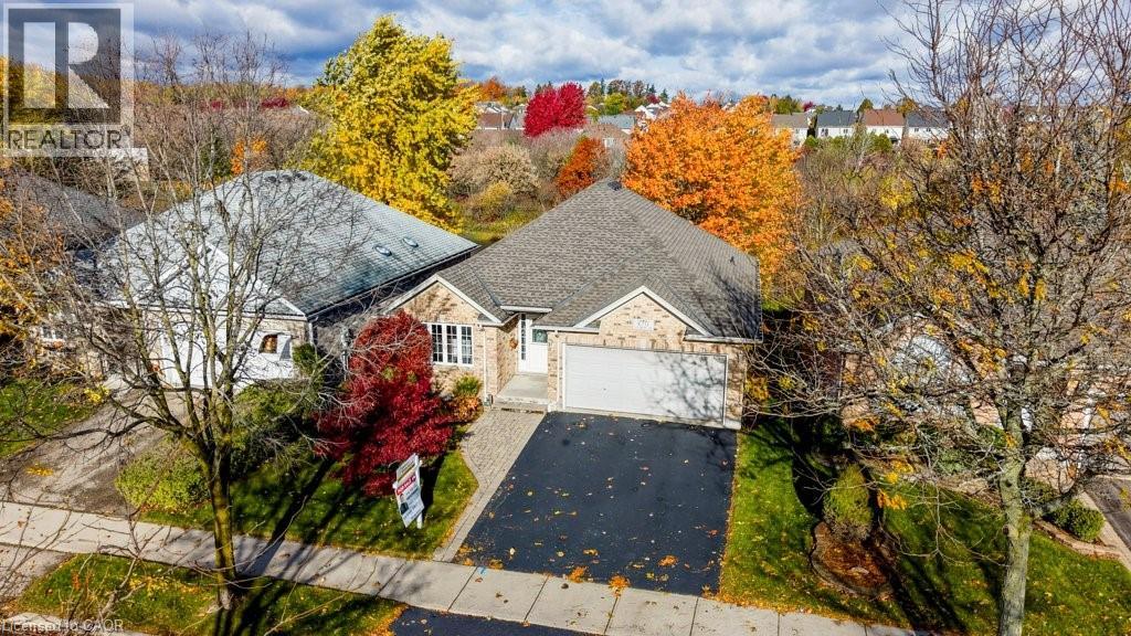 670 Salzburg Dr, Waterloo, ON N2V 2N8