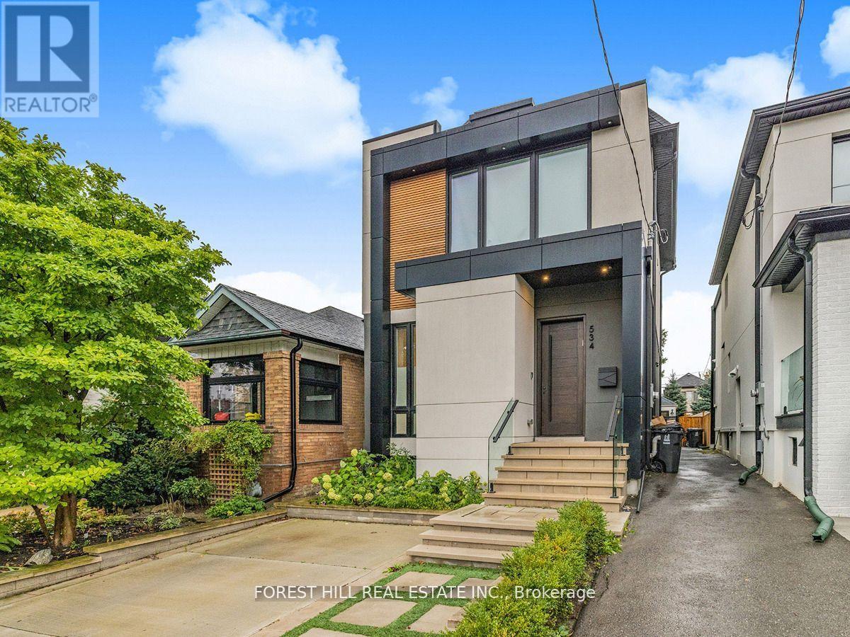 534 Rushton Rd, Toronto, ON M6C 2Y5