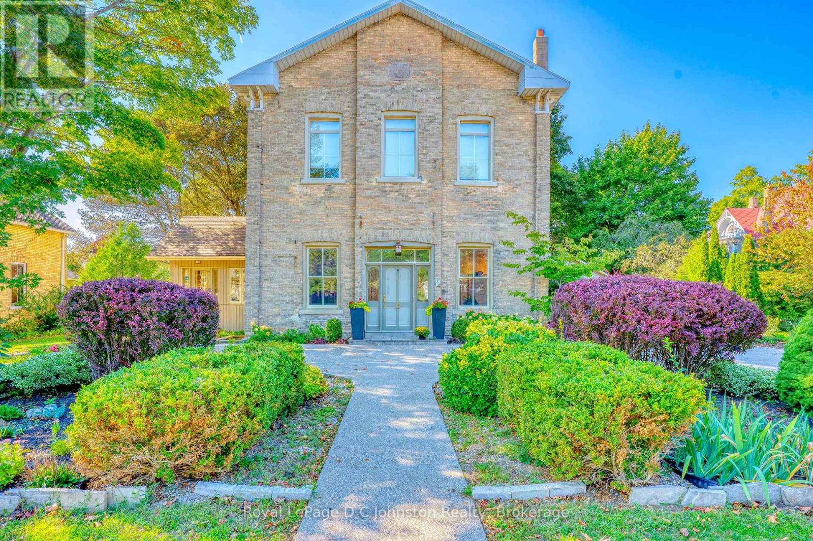 38 Albert St N, Saugeen Shores, ON N0H 2L0