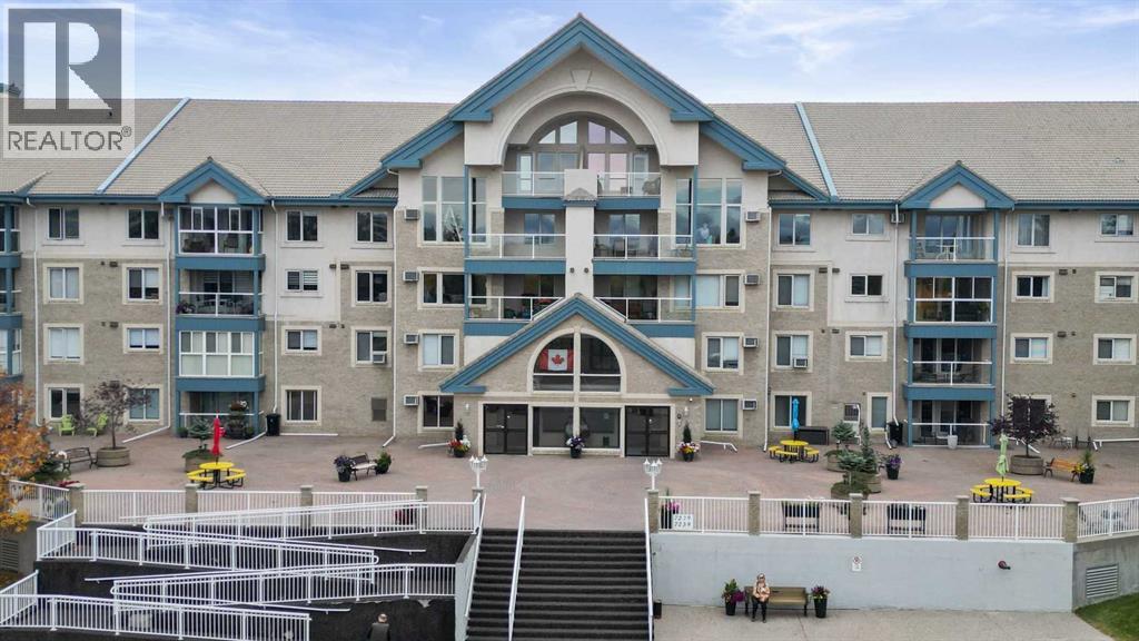 7239 Sierra Morena Boulevard Sw Unit 404, Calgary, AB T3H 3L7