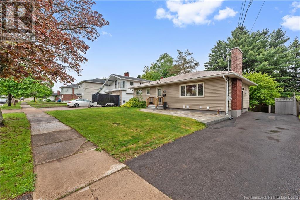 58 Vine Ave, Moncton, NB E1E 1J9