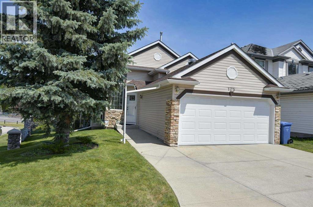 105 Somerglen Park SW, Calgary, AB T2Y 3M5
