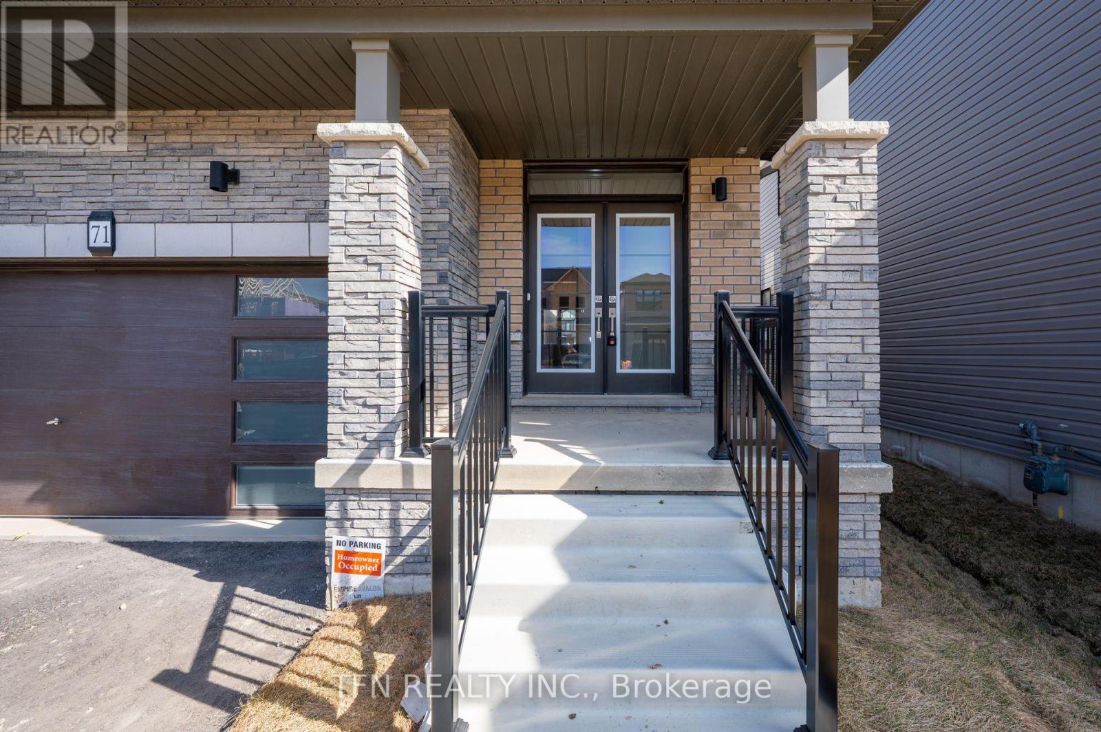 71 Wintergreen Cres, Haldimand, ON N3W 0H8