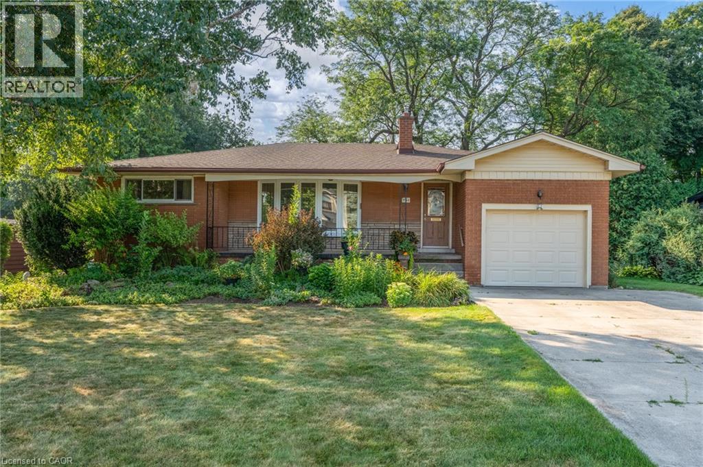 654 Hiawatha Blvd, Ancaster, ON L9G 3A5