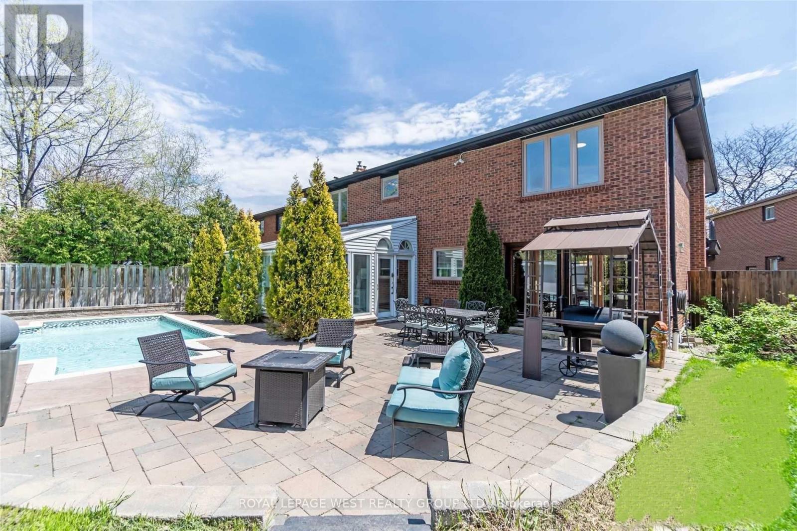 41 Vancho Cres, Toronto, ON M9A 4Z1