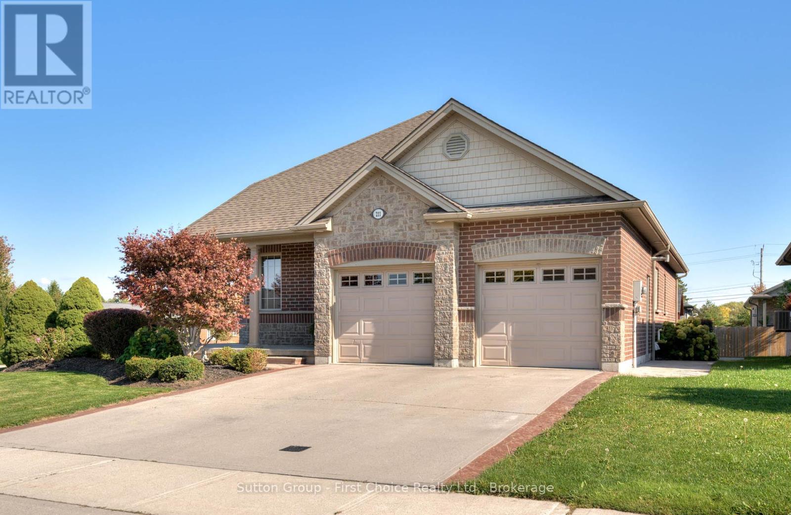 211 Sunset Dr, West Perth, ON N0K 1N0