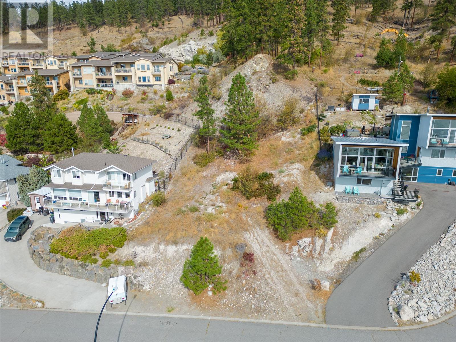 5166 Macneill Ct, Peachland, BC V0H 1X2