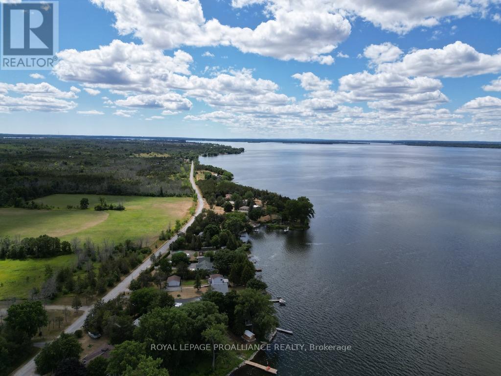 1692 N Big Island Rd, Prince Edward County Sophiasburg Ward, ON K0K 1W0