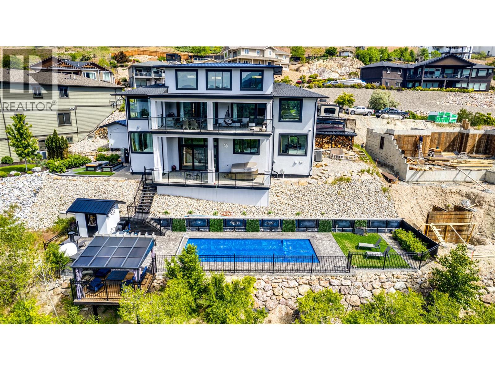 8792 Cortland Pl, Coldstream, BC V1B 4B8