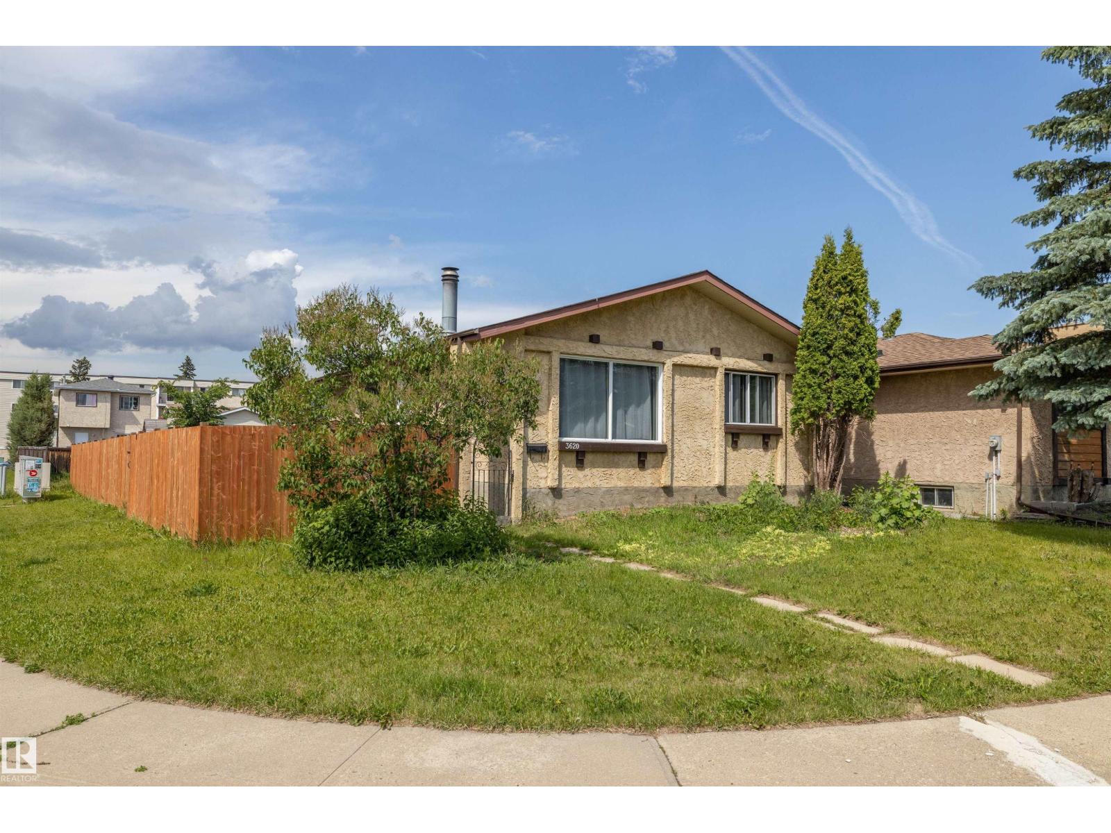 42 Ave Nw Unit 3620 #a, Edmonton, AB T6L 4N7