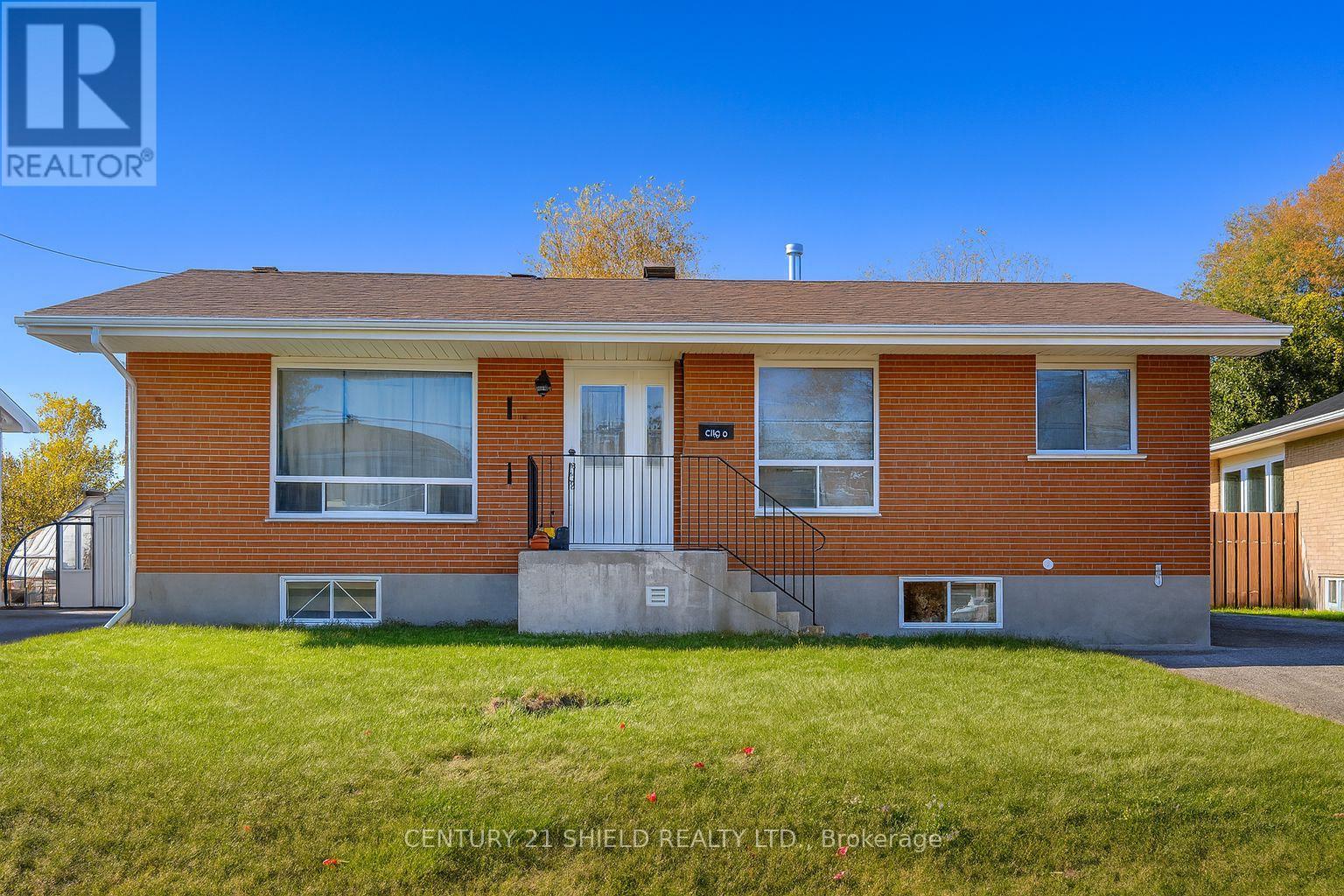 1336 Alfred St, Cornwall, ON K6J 4Z8