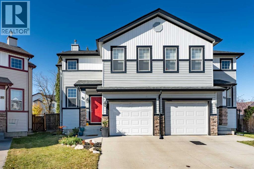 84 Everridge Villas SW, Calgary, AB T2Y 4Z1