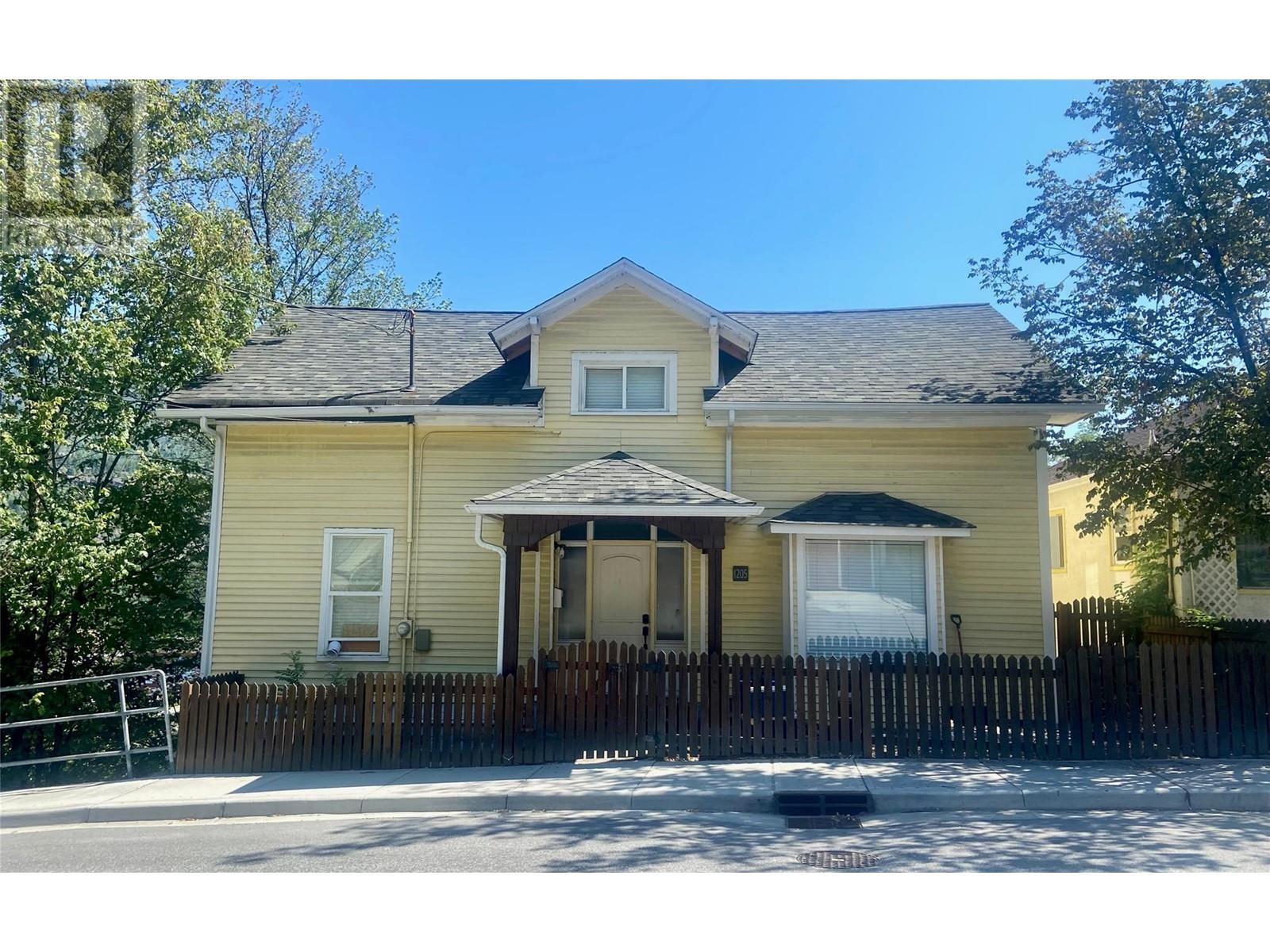 1205 Green Ave, Trail, BC V1R 4J9
