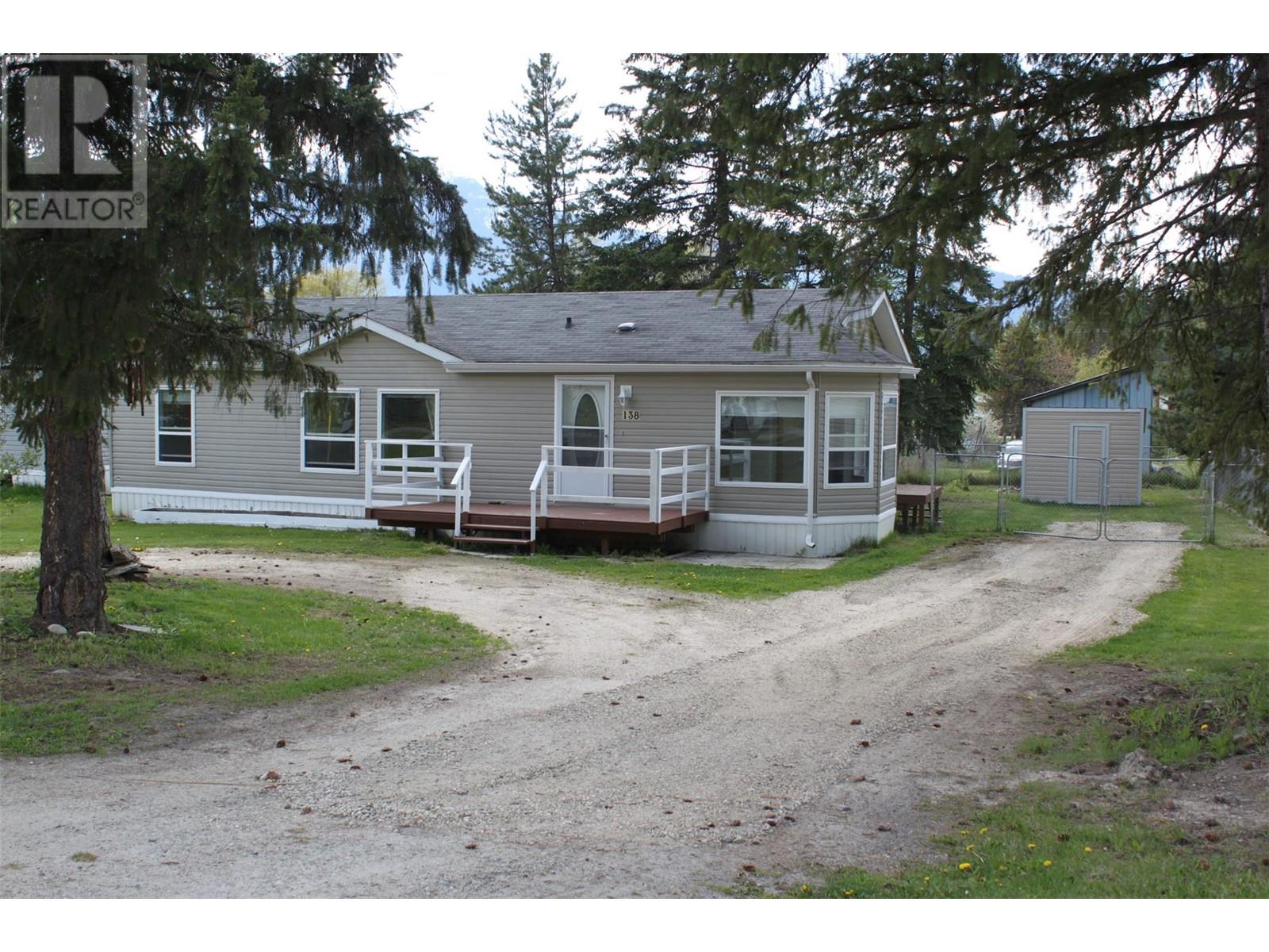 138 Cotswold Rd, Nakusp, BC V0G 1R0