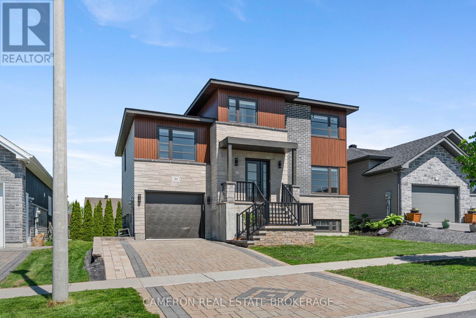 205 Eastport Dr, Cornwall, ON K6H 0G9