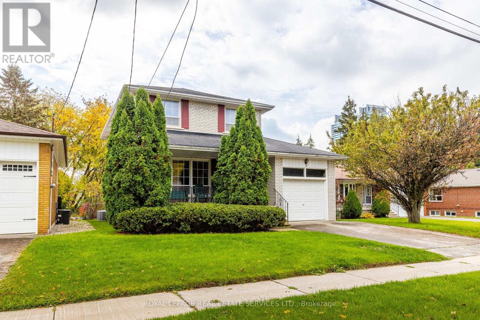 29 Doverwood Ct, Toronto, ON M2M 2G6