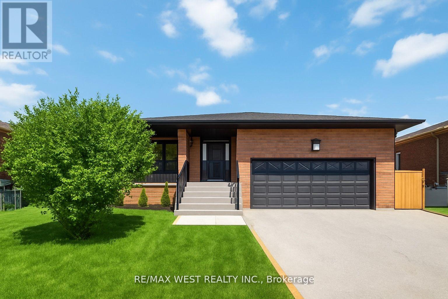 54 Elmartin Dr, Toronto, ON M1W 3C5