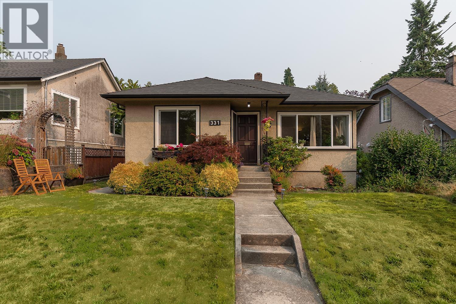 331 Strand Ave, New Westminster, BC V3L 3J1