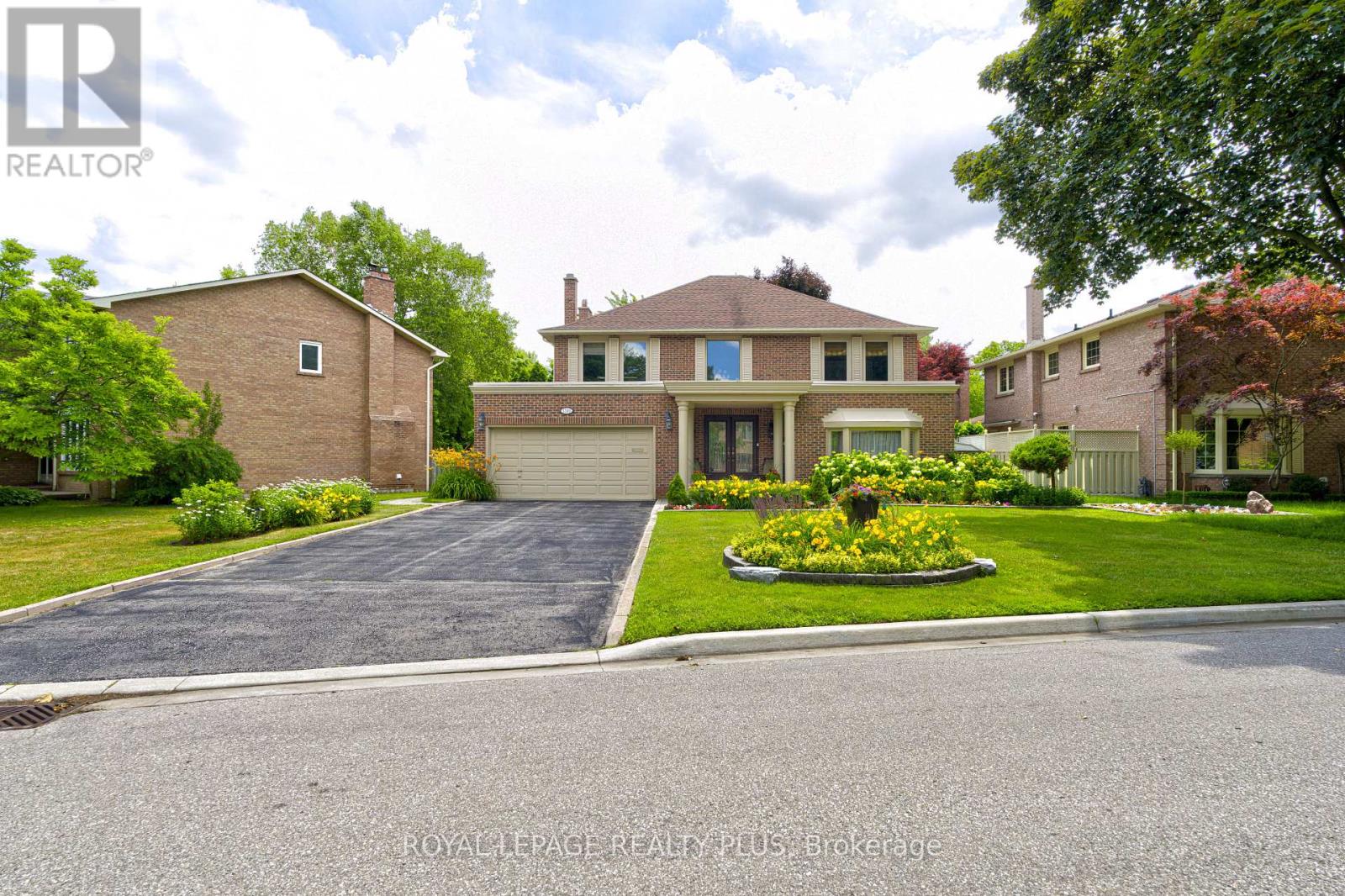1760 Featherston Ct, Mississauga, ON L5L 3E3