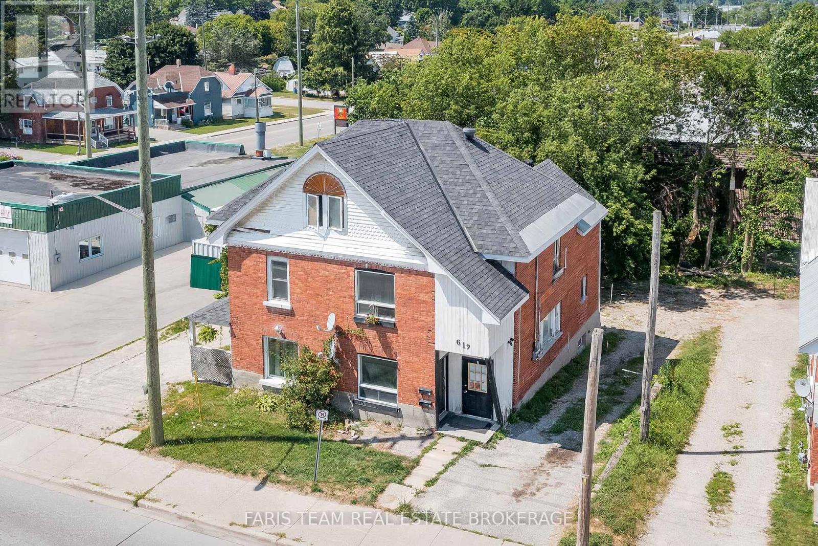 612 Bay St, Midland, ON L4R 1L6
