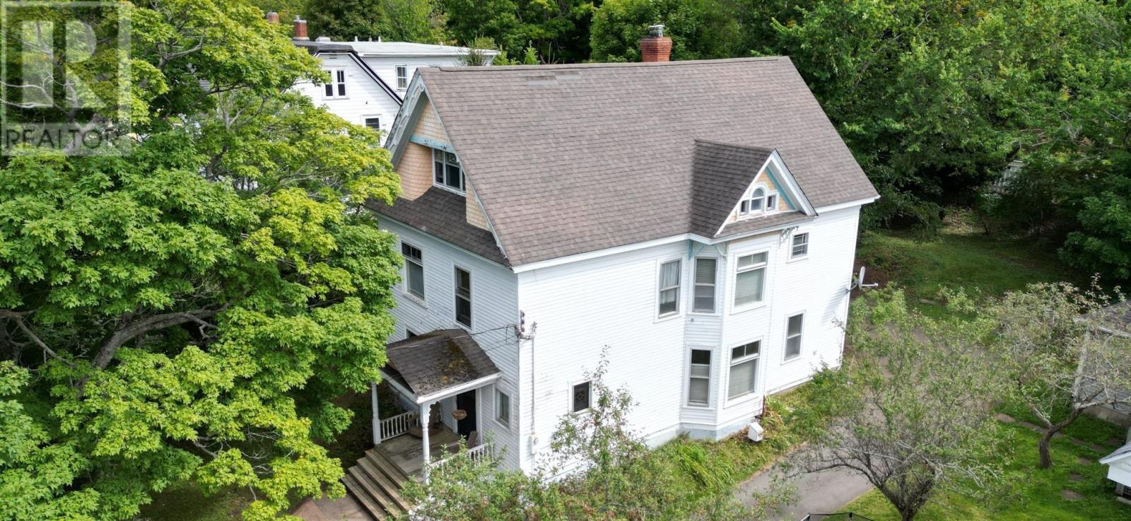 8 Lansdoon Pl, Truro, NS B2N 2G1