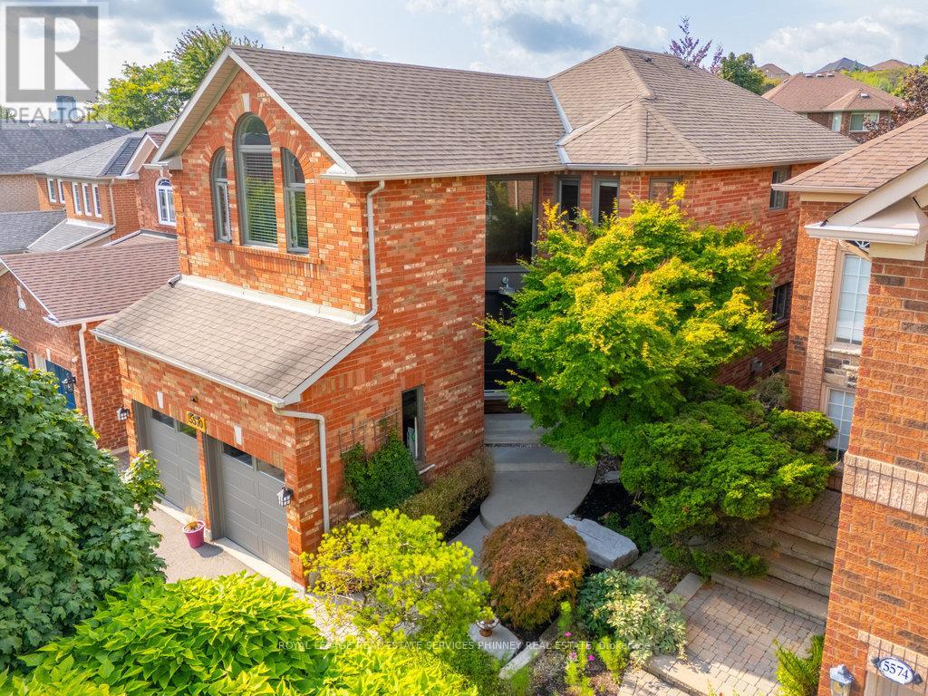 5570 Mcfarren Blvd, Mississauga, ON L5M 5X8