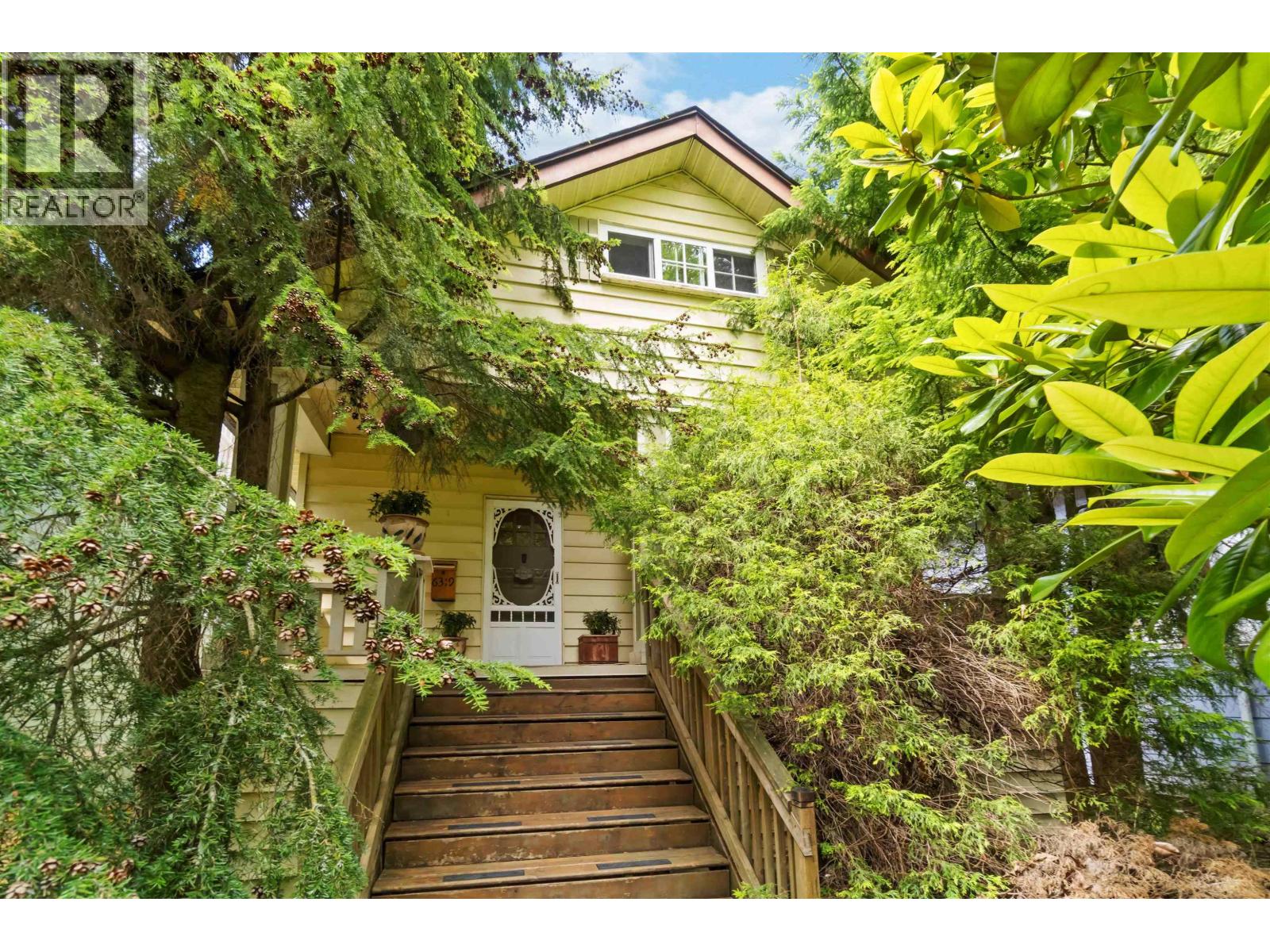 6319 Sophia St, Vancouver, BC V5W 2W7