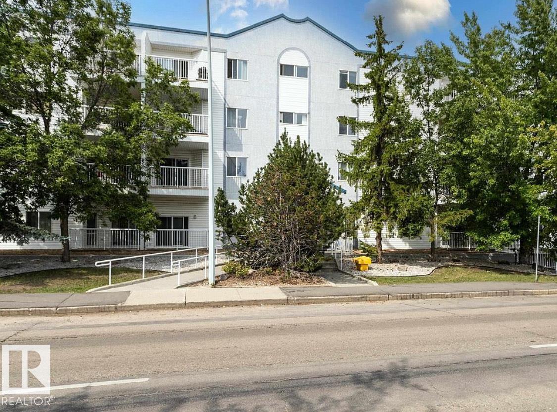 11446 40 Avenue Northwest #208, Edmonton, AB T6J 0R5
