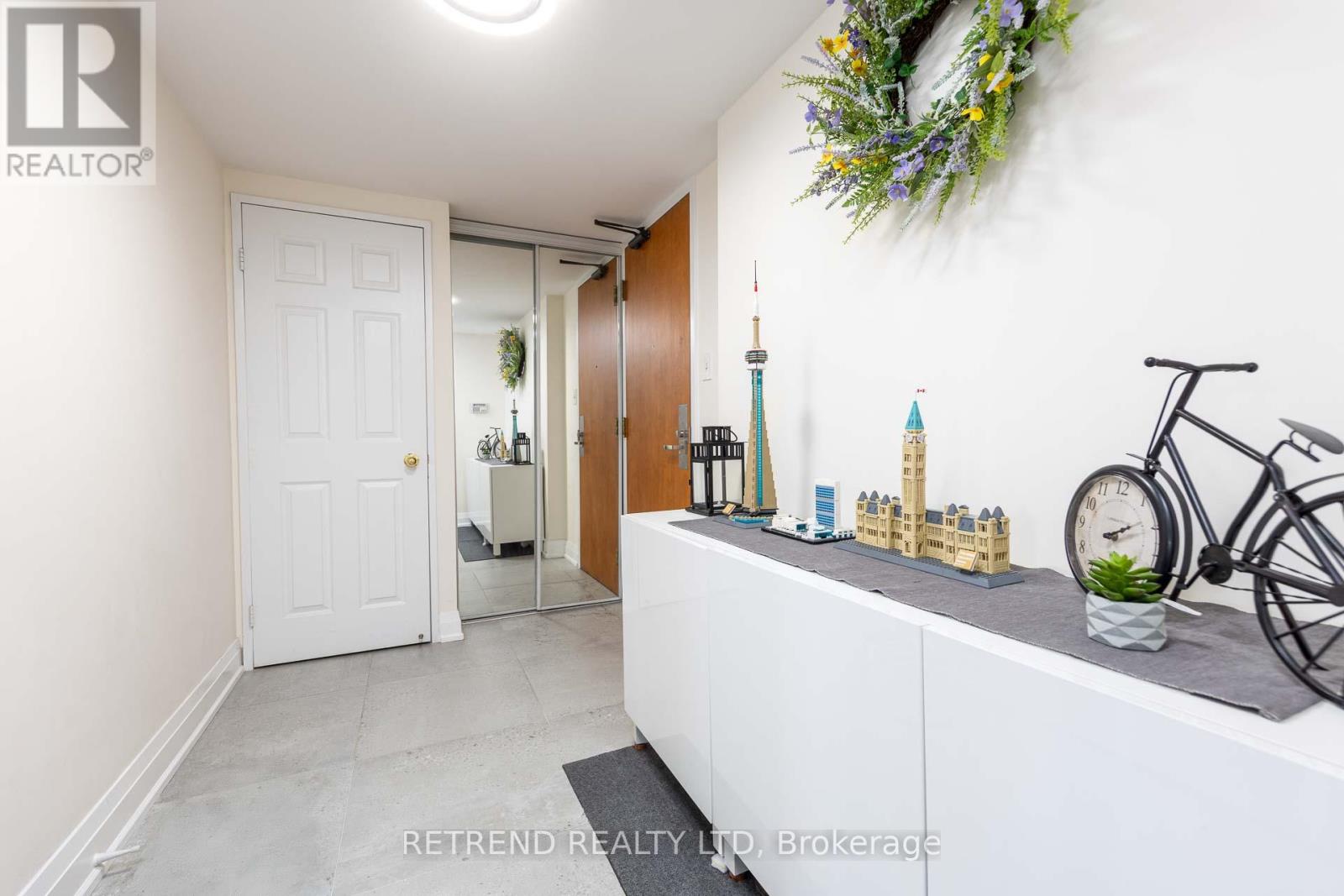 305 256 Doris Ave, Toronto, ON M2N 6X8