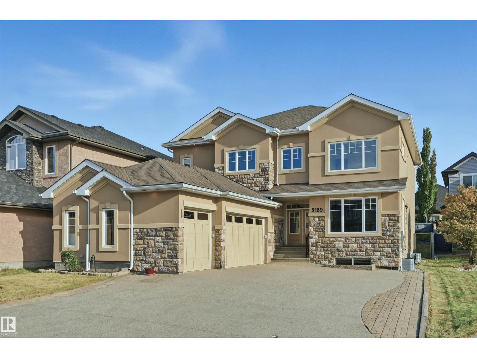 5169 Mullen Rd NW, Edmonton, AB T6R 0R2