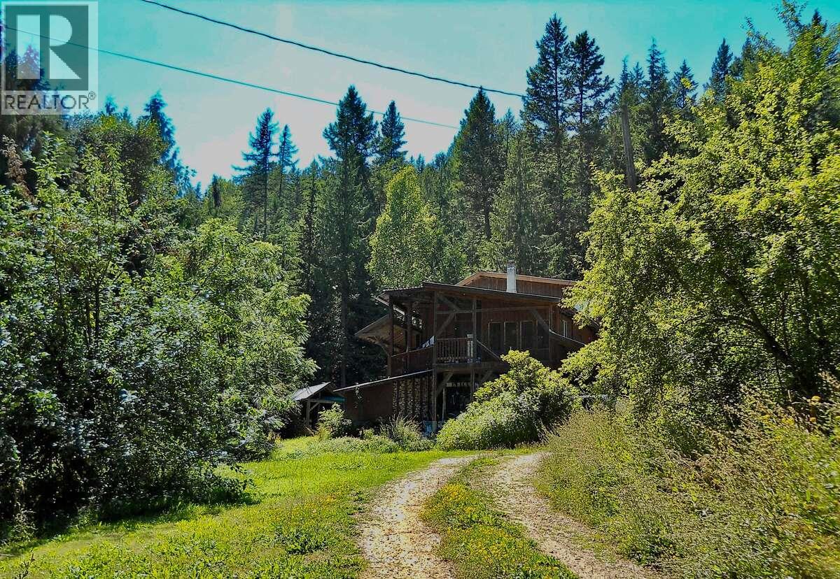 6119 Slocan River Rd, Appledale, BC V0G 2J0