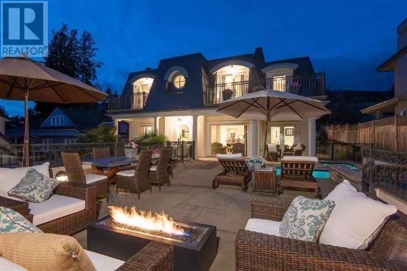 2285 Kings Ave, West Vancouver, BC V7V 2C1