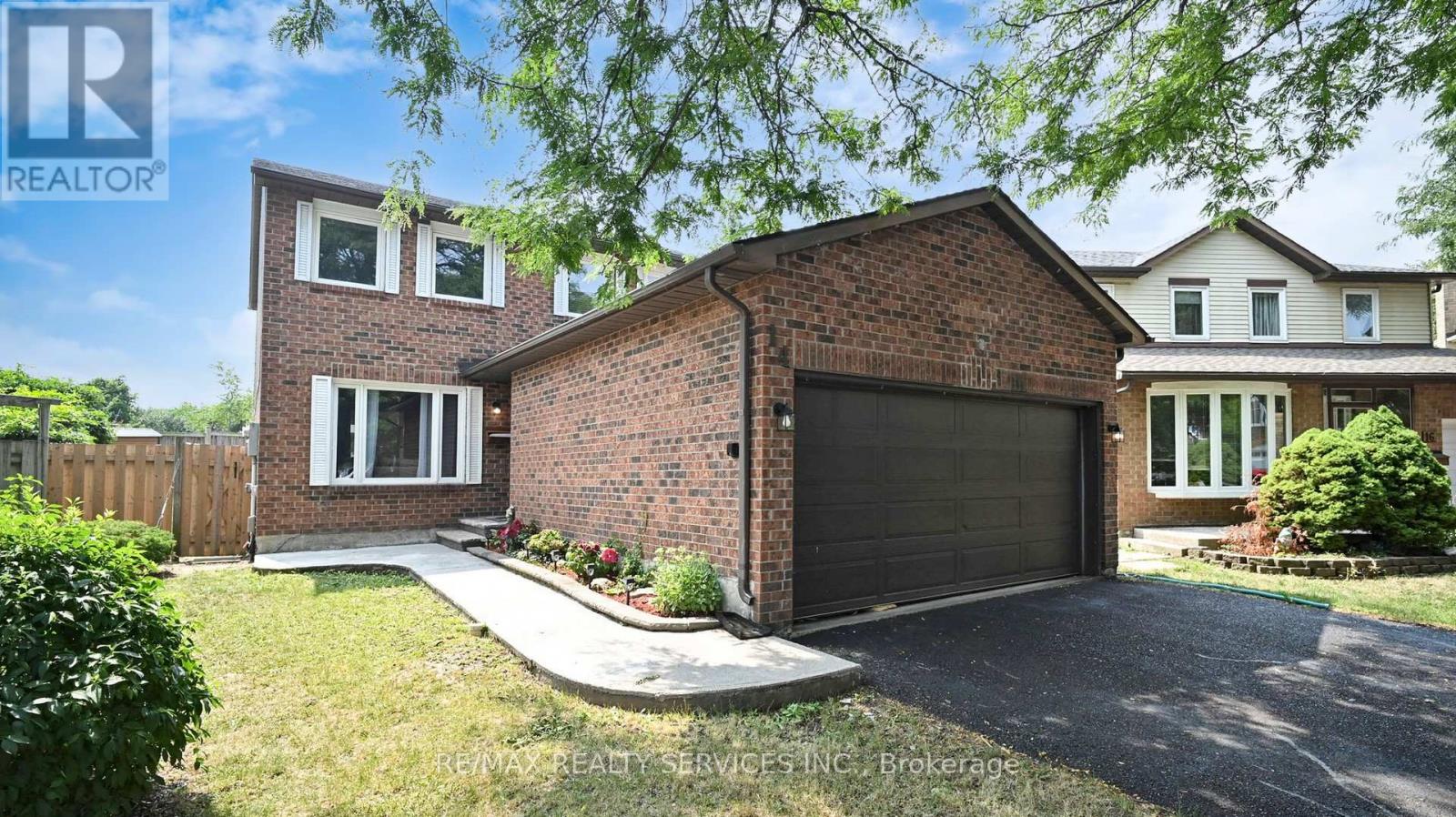 14 Myna Ct, Brampton, ON L6S 4H8