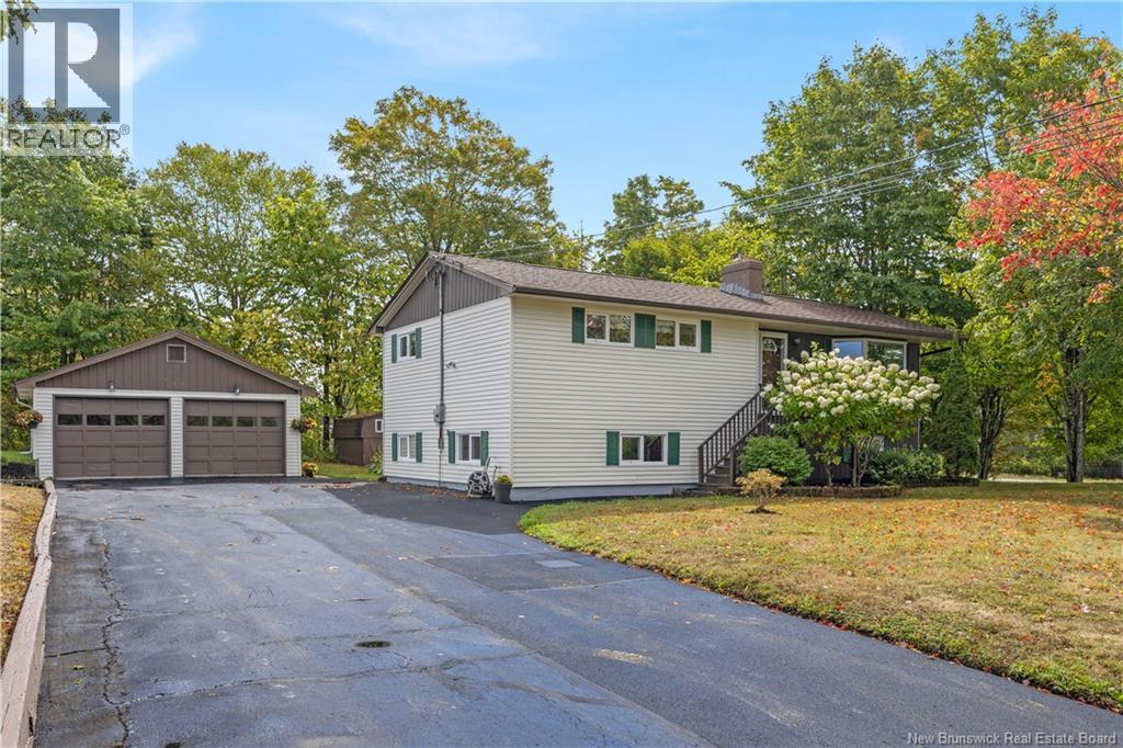 90 Treadwell Dr, Saint John, NB E2N 1M1