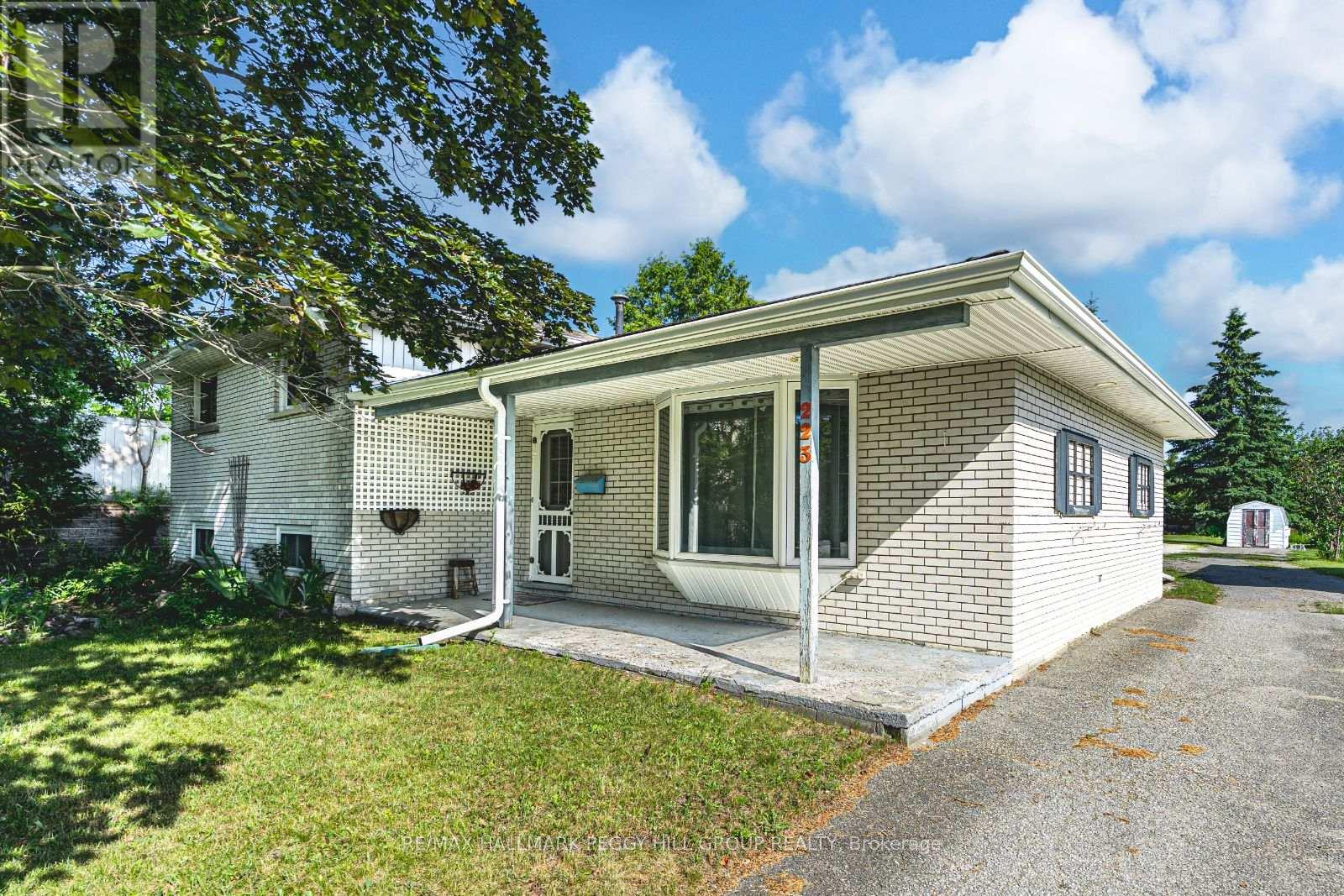 223 Phillips St, Barrie, ON L4N 3V2