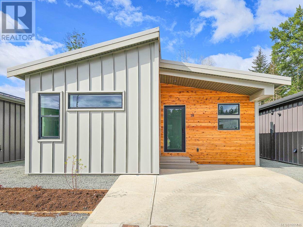 3025 Royston Rd Unit 39 Rd, Cumberland, BC V0R 1S0