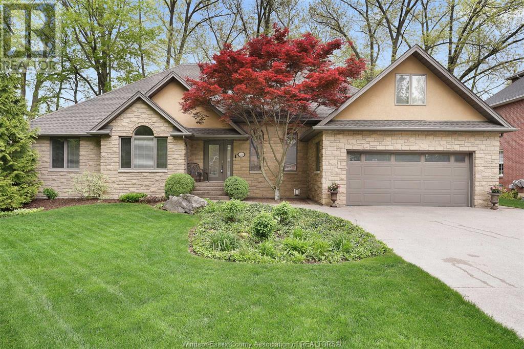 2220 Suzanne St, Lasalle, ON N9H 2K3