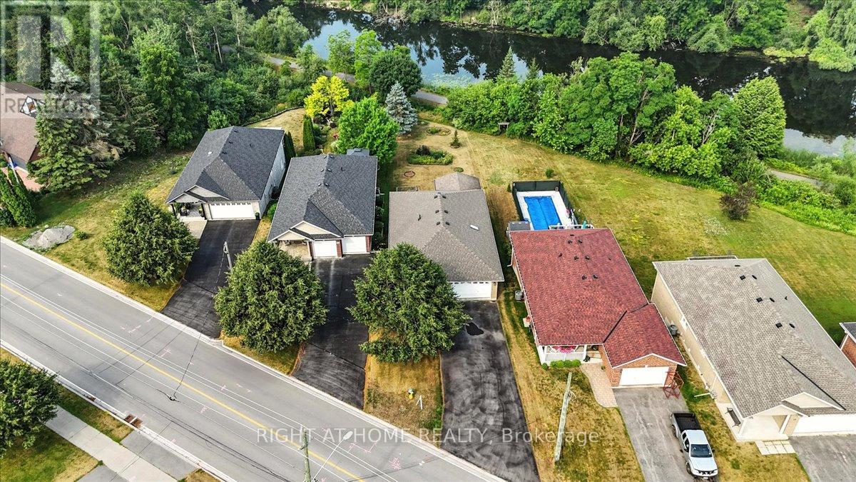 47 Logie St, Kawartha Lakes, ON K9V 1C3