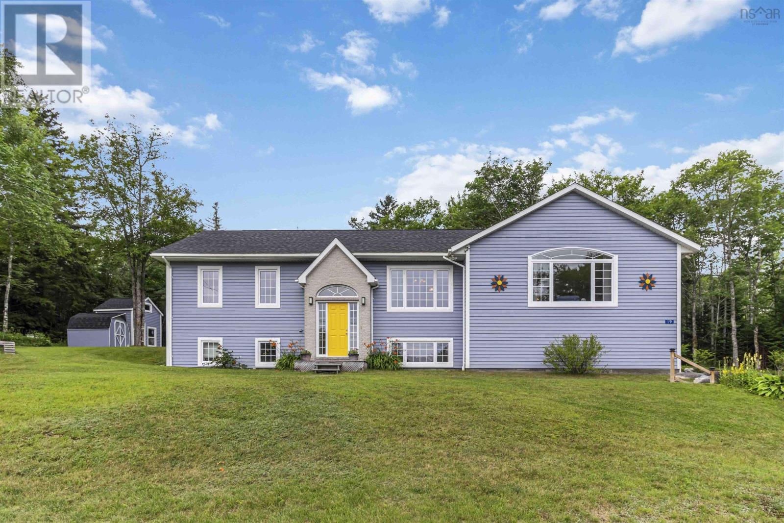 19 Mona Marie Ln, Chester, NS B0J 1T0