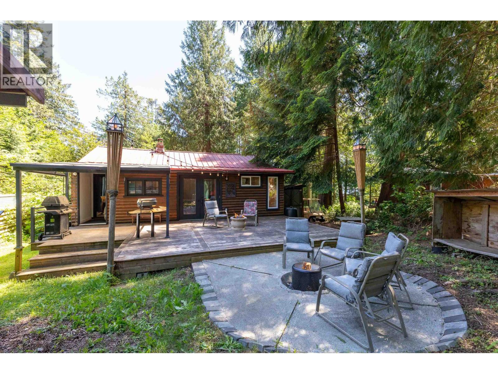138 Esplanade Rd, Bowen Island, BC V0N 1G2