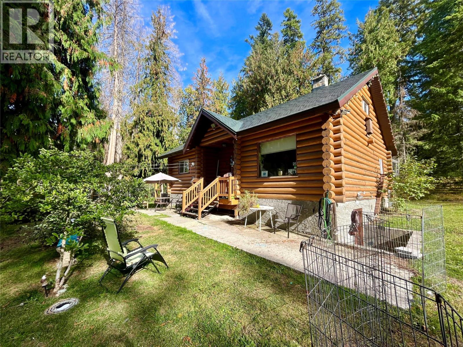 620 Billings Rd, Nakusp, BC V0G 1R1