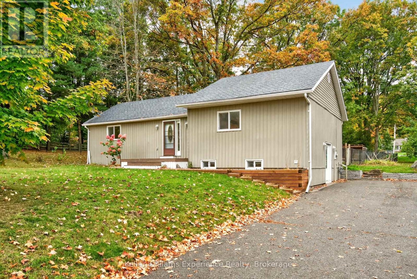 1504 Golf Link Rd, Midland, ON L4R 5L4