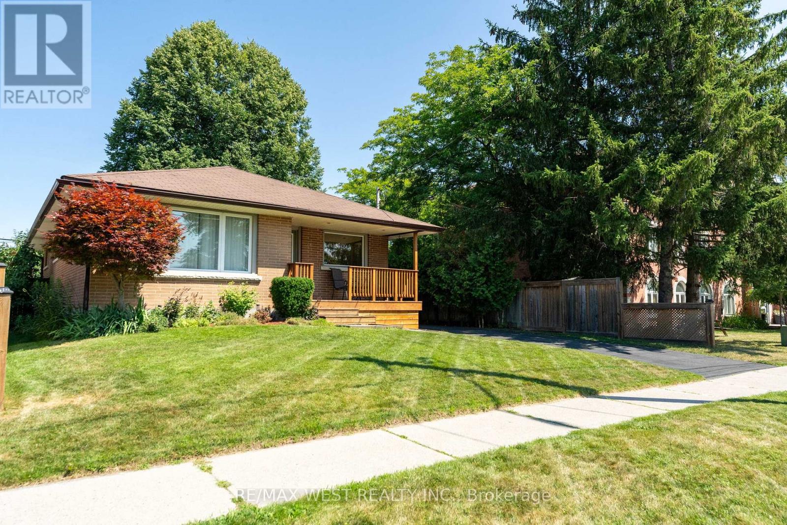 46 Orchard View Blvd, Oshawa, ON L1G 3N8