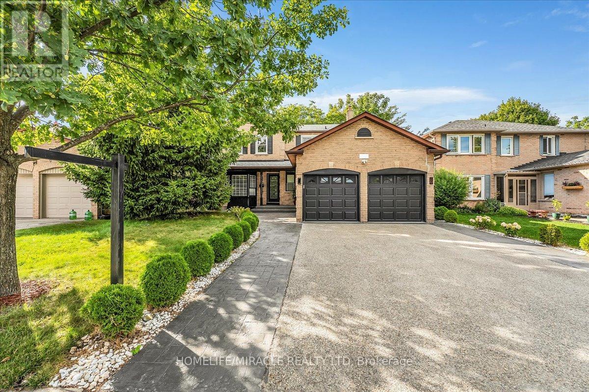 301 Odonoghue Ave, Oakville, ON L6H 3W5