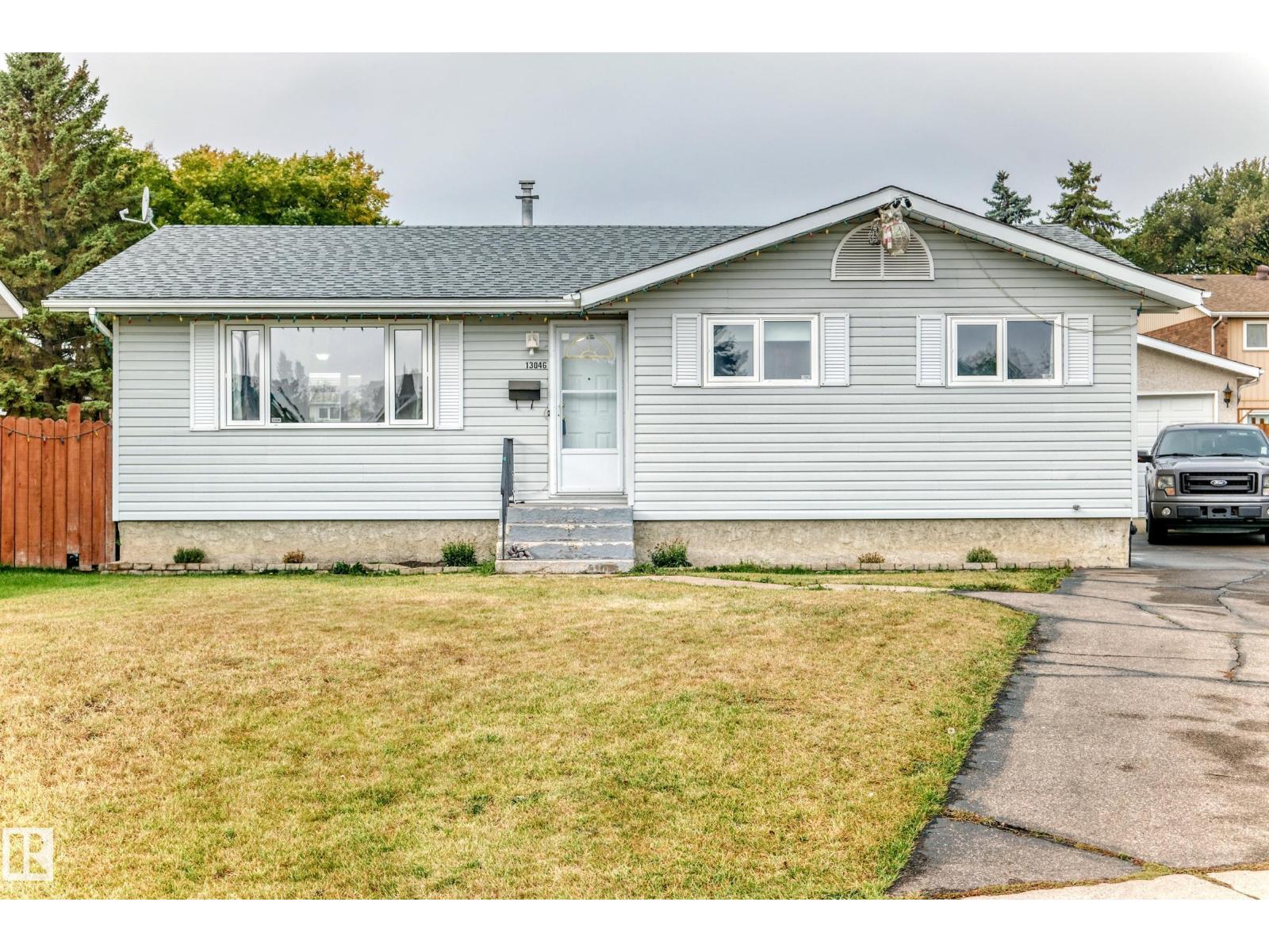 32 St Nw Unit 13046 #a, Edmonton, AB T5A 3E5