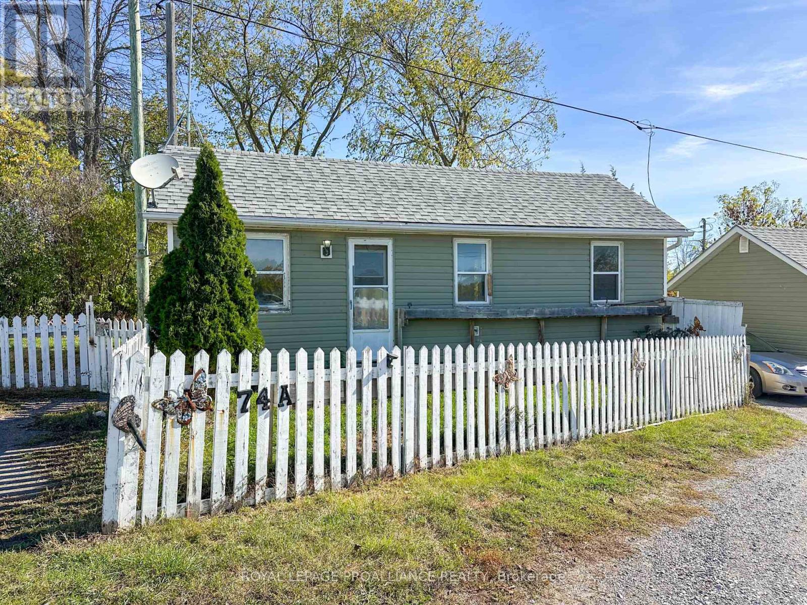 74 Aikins Rd, Quinte West Sidney Ward, ON K8R 0B3