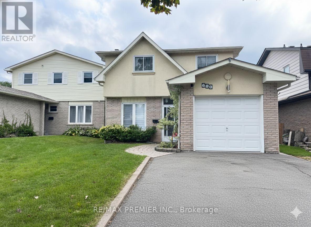 600 Stonebridge Ln, Pickering, ON L1W 3B3
